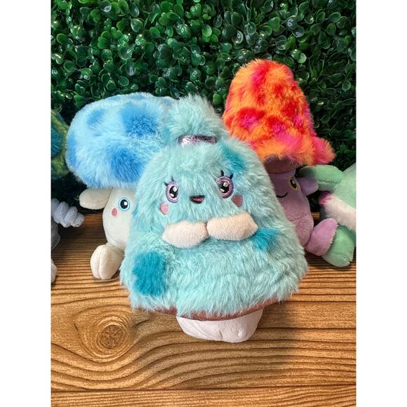 Huge Bundle of 7 Living On The Veg Plush Mushroom Plush Series 1 - Picture 3 of 11